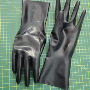 Short latex gloves